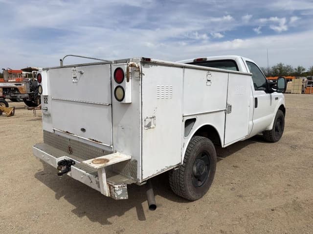 Image of Ford F-350 equipment image 4