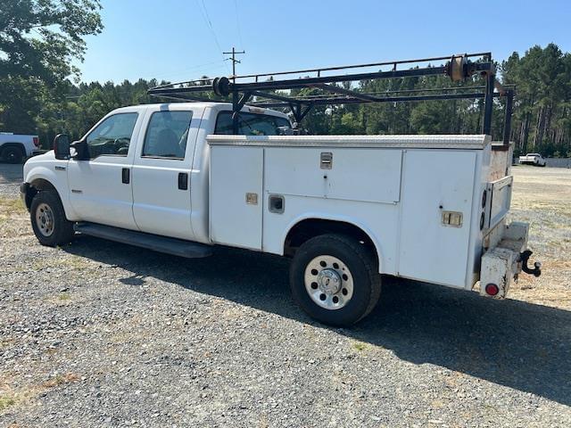 Image of Ford F-350 equipment image 3