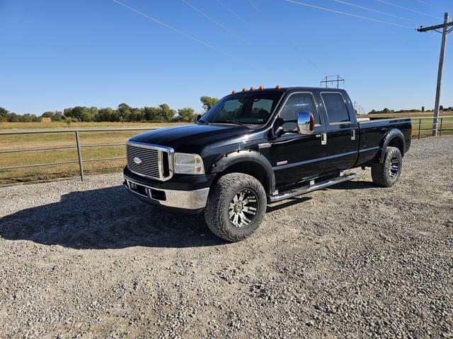 Image of Ford F-350 equipment image 2