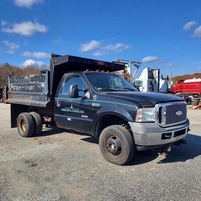 Image of Ford F-350 equipment image 3