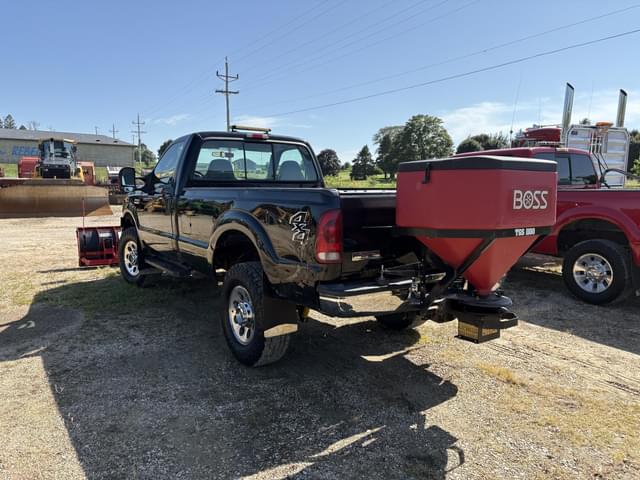 Image of Ford F-350 equipment image 2