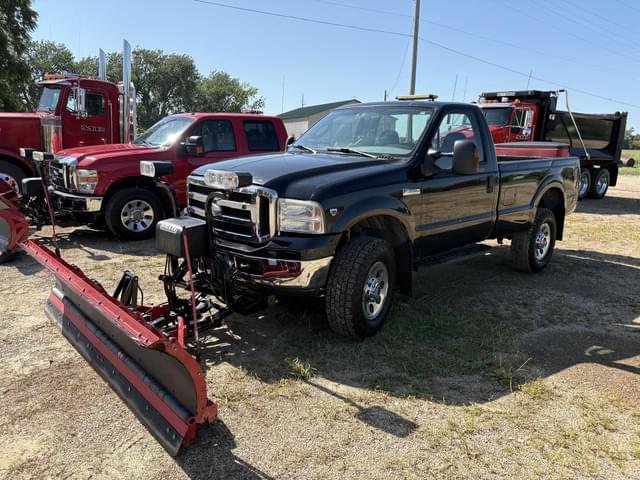 Image of Ford F-350 equipment image 1