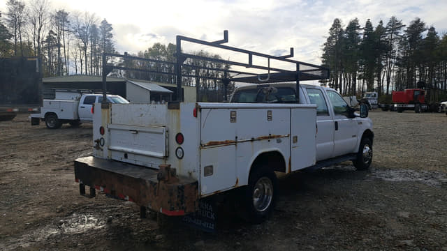 Image of Ford F-350 equipment image 4