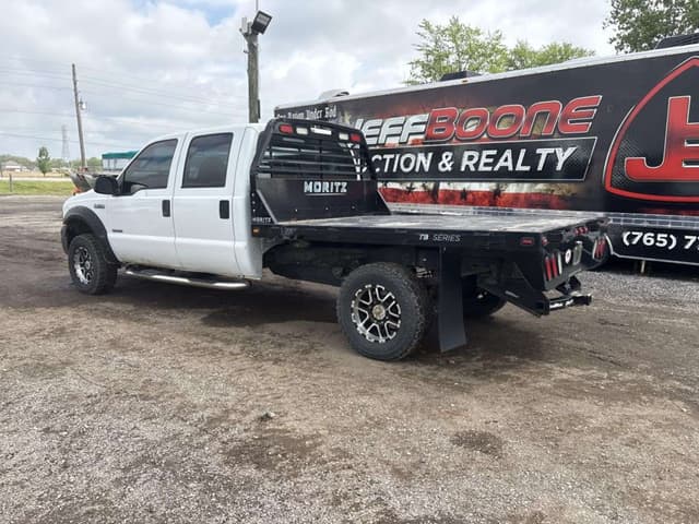 Image of Ford F-350 equipment image 2