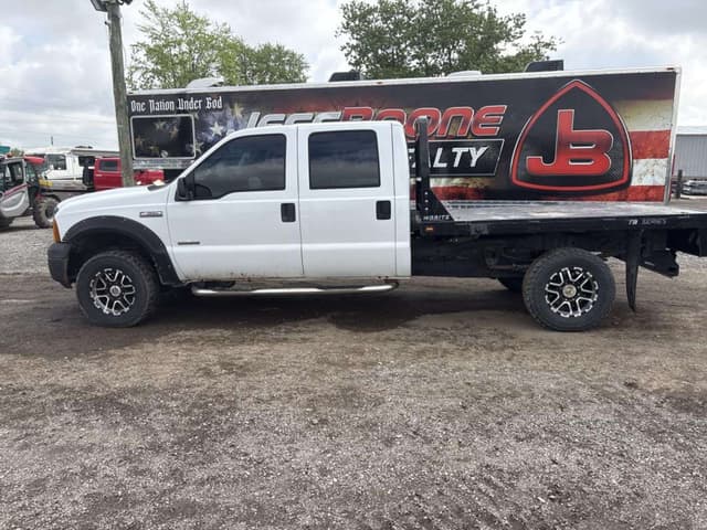 Image of Ford F-350 equipment image 1