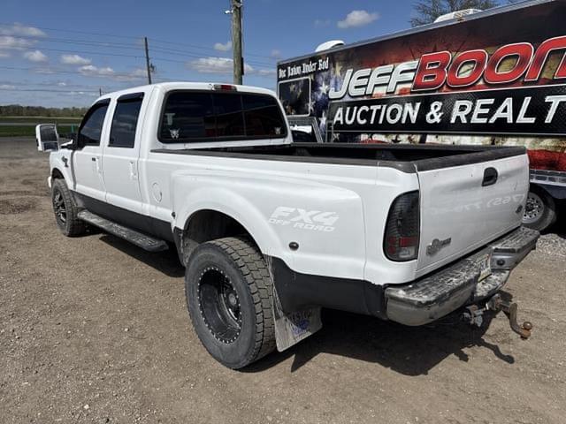 Image of Ford F-350 equipment image 1