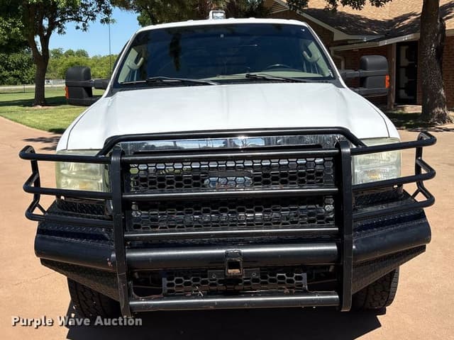 Image of Ford F-350 equipment image 1