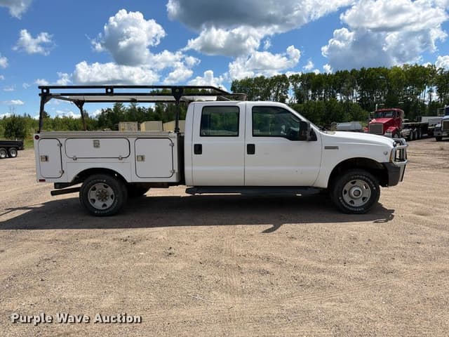 Image of Ford F-350 equipment image 3