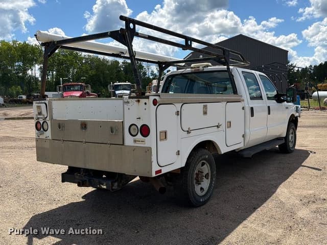 Image of Ford F-350 equipment image 4