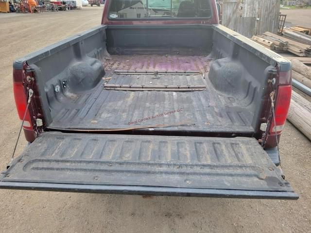 Image of Ford F-350 equipment image 4