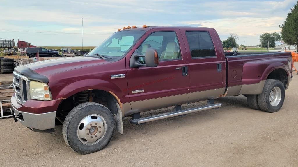 2006 Ford F-350 Equipment Image0