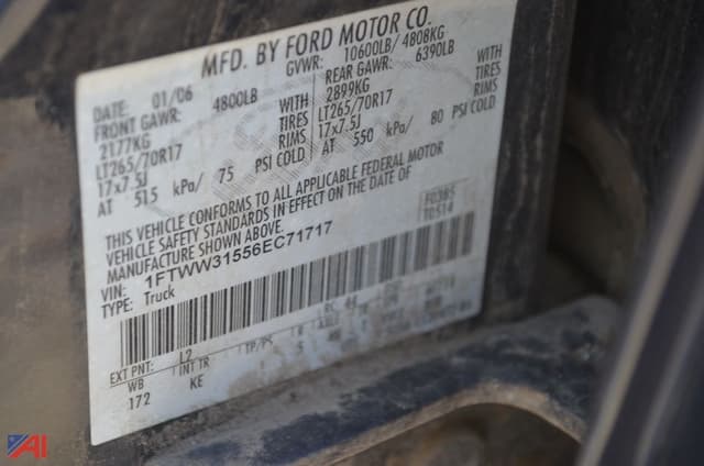 Image of Ford F-350 equipment image 4