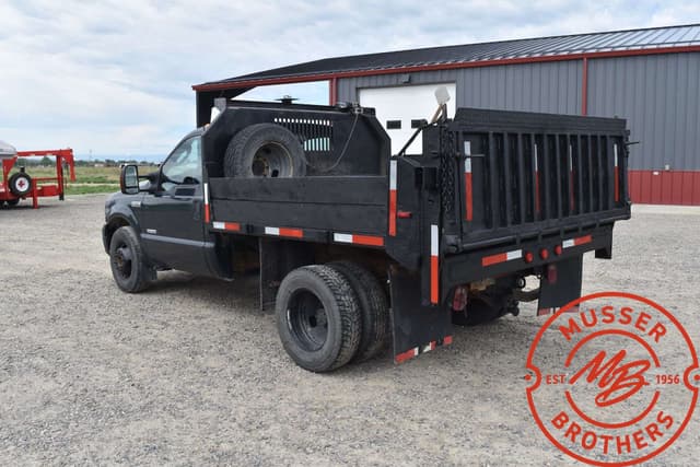 Image of Ford F-350 equipment image 4