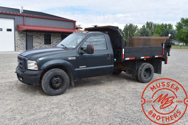 Image of Ford F-350 equipment image 2