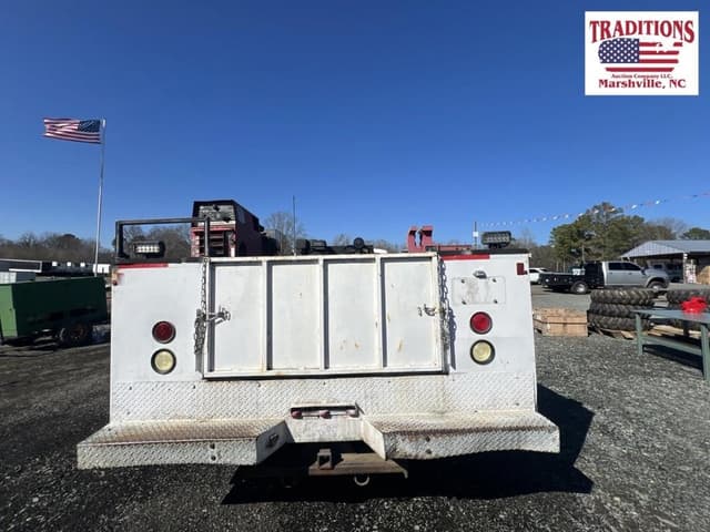 Image of Ford F-350 equipment image 4