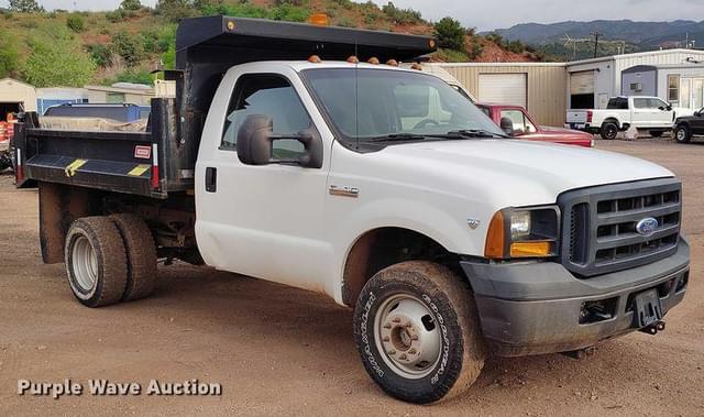 Image of Ford F-350 equipment image 2