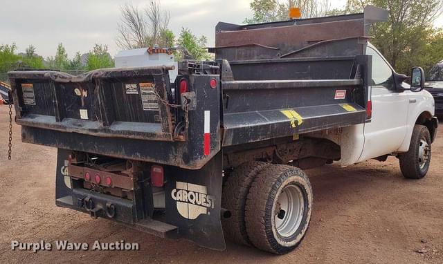 Image of Ford F-350 equipment image 4