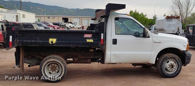 Image of Ford F-350 equipment image 3