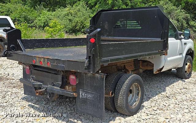 Image of Ford F-350 equipment image 4