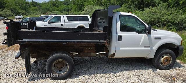 Image of Ford F-350 equipment image 3
