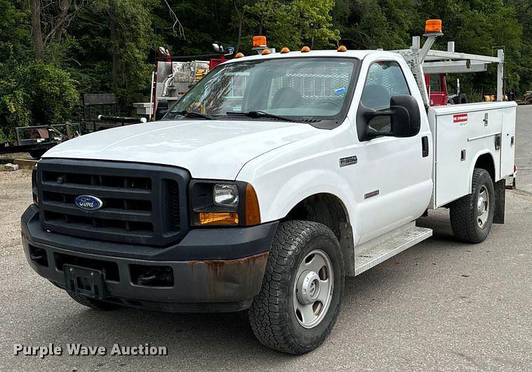 Image of Ford F-350 Primary image