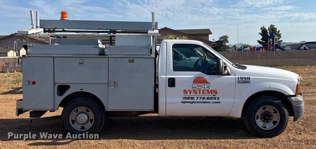 Image of Ford F-350 equipment image 3