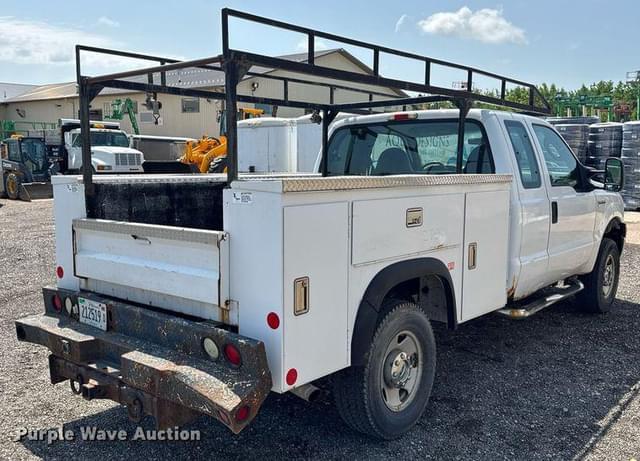 Image of Ford F-350 equipment image 4