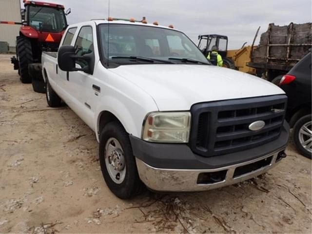 Image of Ford F-350 equipment image 1