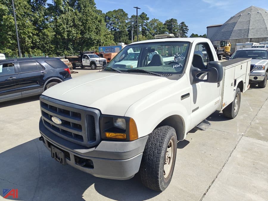 Image of Ford F-350 Primary image