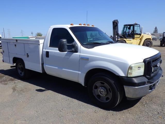 Image of Ford F-350 equipment image 1