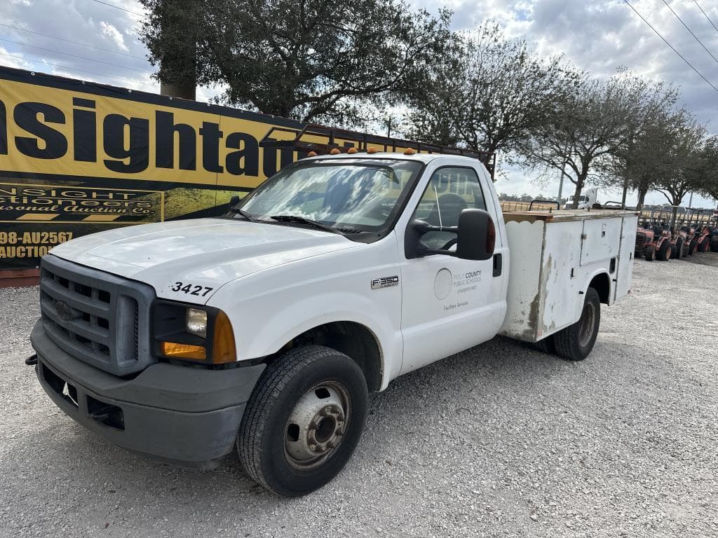 Image of Ford F-350 Primary image