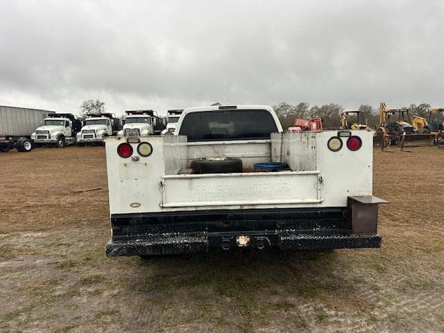 Image of Ford F-350 equipment image 2