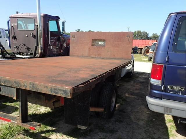 Image of Ford F-350 equipment image 4