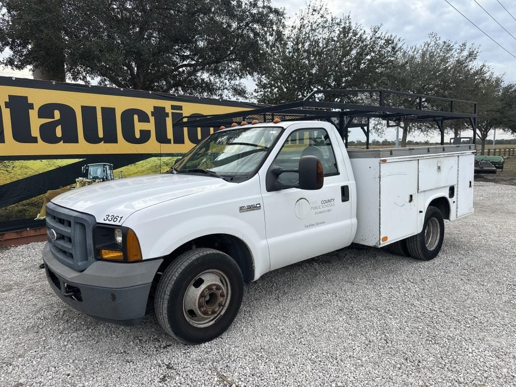 2006 Ford F-350 Equipment Image0