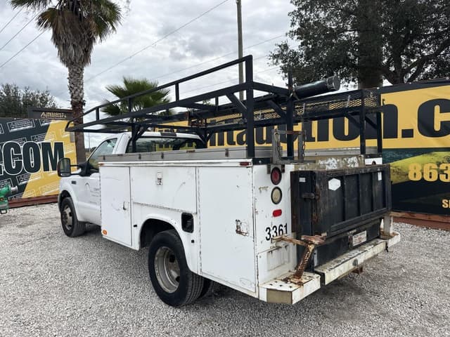 Image of Ford F-350 equipment image 1