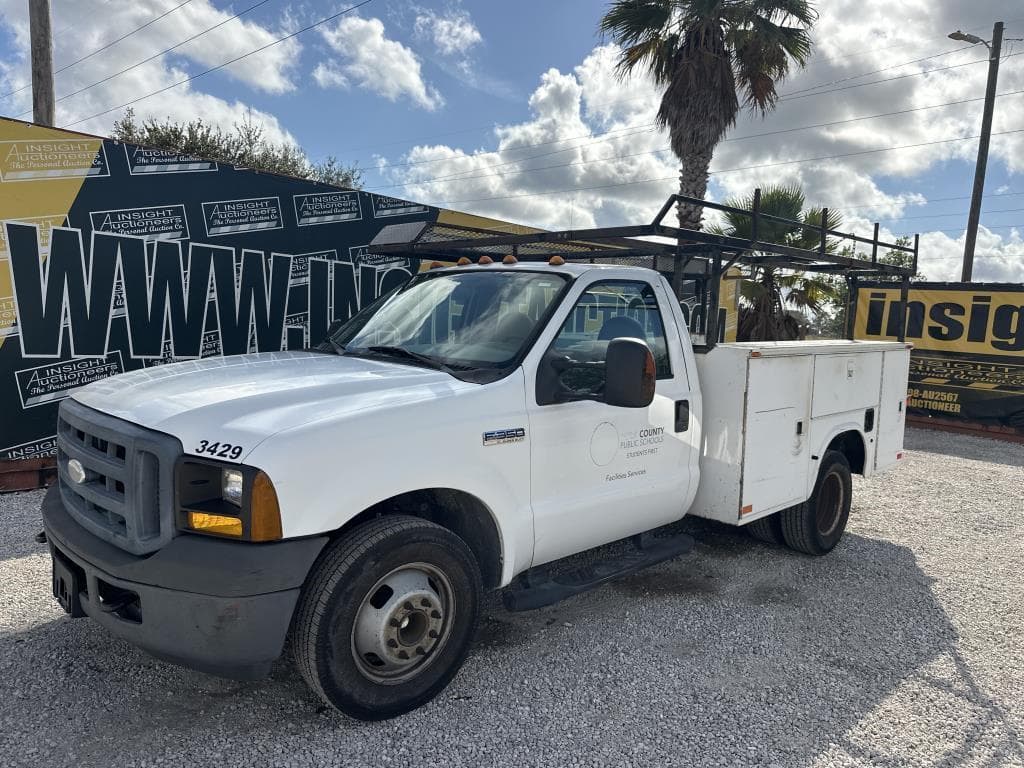 Image of Ford F-350 Primary image