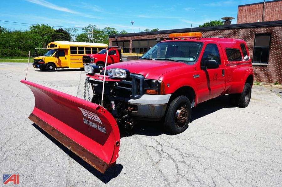 2006 Ford F-350 Equipment Image0