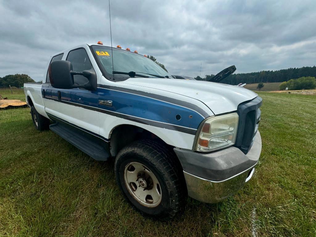 Image of Ford F-350 Primary image