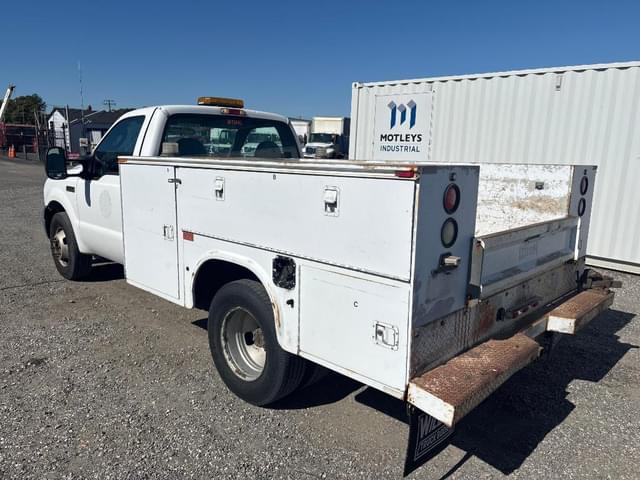 Image of Ford F-350 equipment image 1