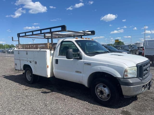 Image of Ford F-350 equipment image 1