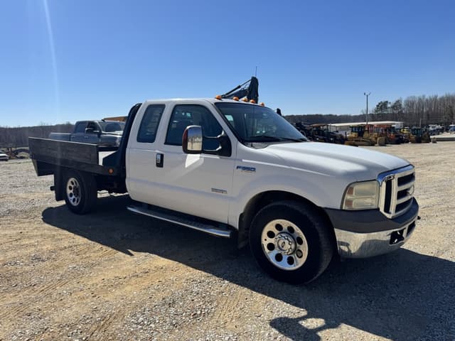 Image of Ford F-350 equipment image 2