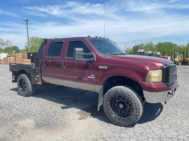 Image of Ford F-350 equipment image 4
