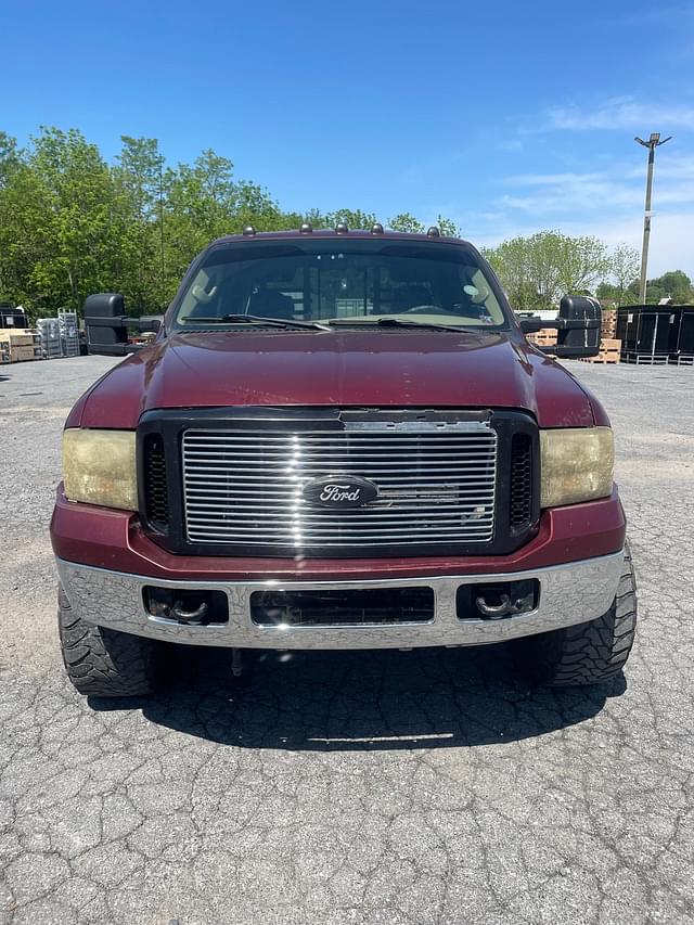 Image of Ford F-350 equipment image 1