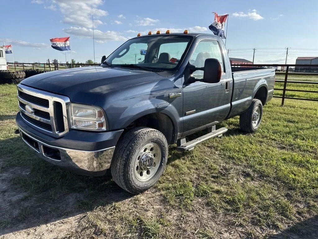 Image of Ford F-350 Primary image