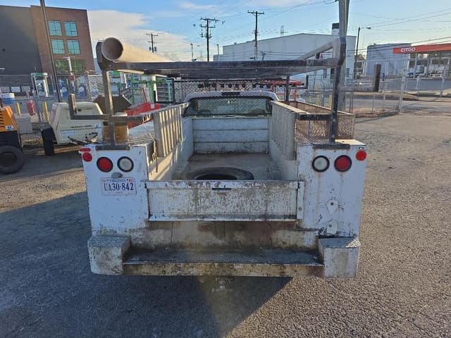 Image of Ford F-350 equipment image 2