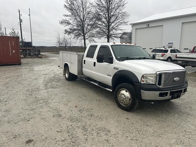 Image of Ford F-450 equipment image 3