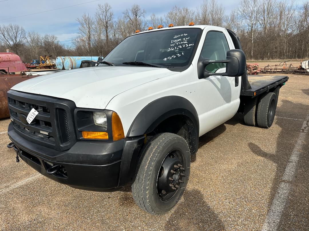 Image of Ford F-450 Primary image