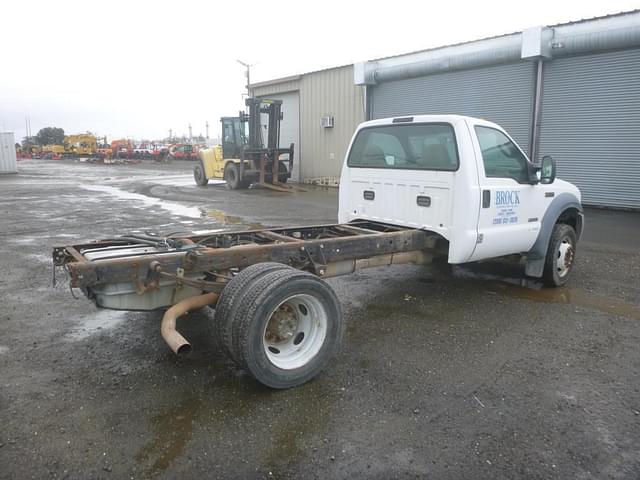 Image of Ford F-450 equipment image 2