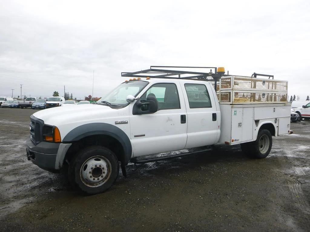 Image of Ford F-450 Primary image