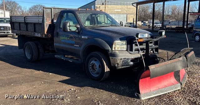 Image of Ford F-450 equipment image 2